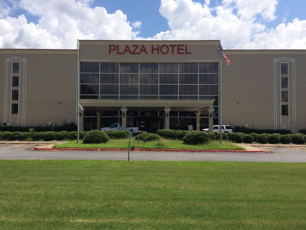 Plaza Hotel And Suites Pine Bluff Exterior foto